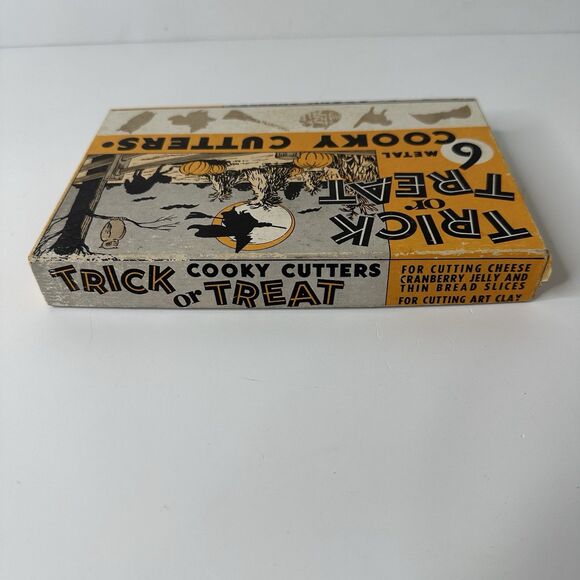 Vtg Halloween Trick Or Treat 6 Metal Cooky Cutters In Box Bat Witch Owl Cat 50s - Picture 3 of 16